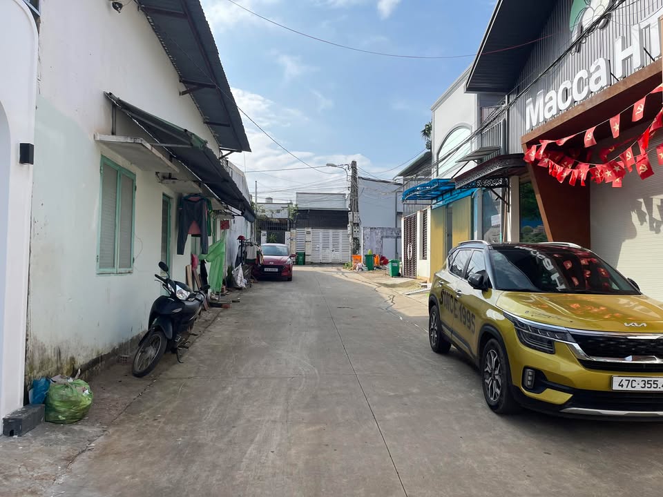 Nhà hẻm 335 Y Moan Buôn Ma Thuột 125m² giá 3.45 tỷ - Tiện ích đầy đủ, vào ở ngay!