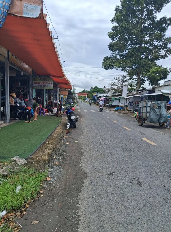 Đất nền Trường Long, Phong Điền 100m² giá chỉ 1.35 tỷ - Mặt tiền sầm uất, kinh doanh thuận lợi!