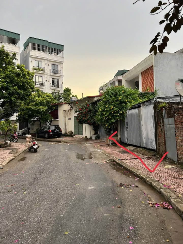 Đất đấu giá Bát Khối Long Biên 53,3m² giá 9,2 tỷ - Vị trí đắc địa, ô tô tránh!