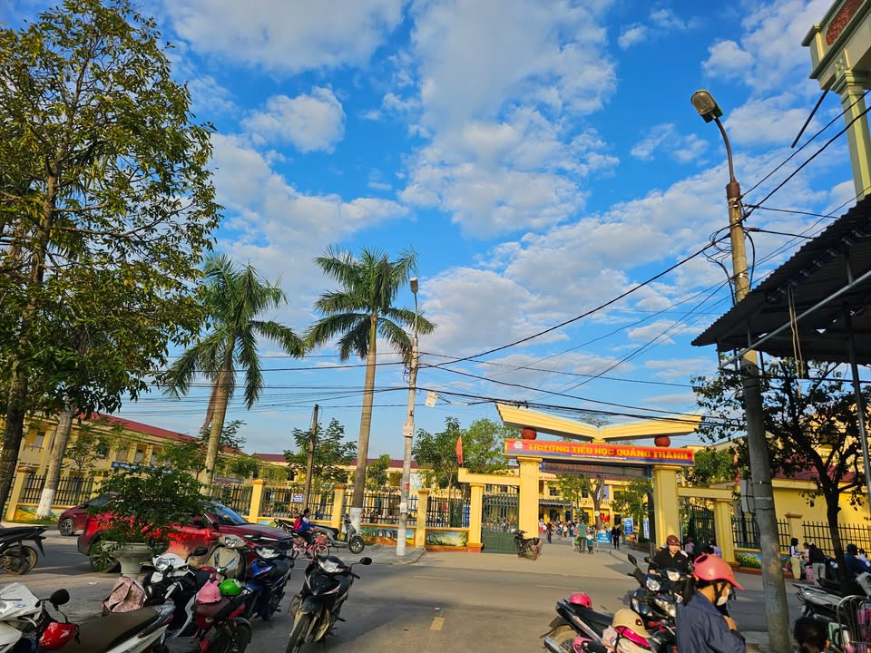 Nhà 2 tầng mới xây tại trung tâm phường Quảng Thành giá chỉ 1.5 tỷ - Sẵn sàng vào ở ngay!