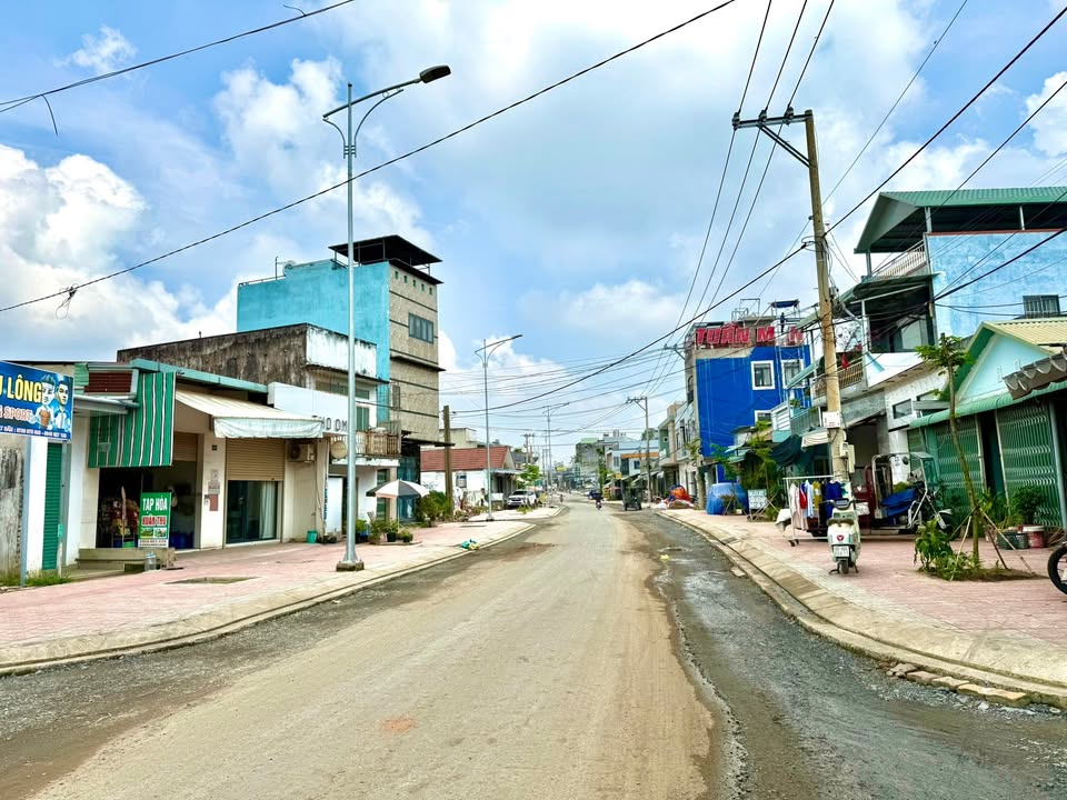 FrontHouse mặt tiền Chu Văn An, Long Thành 85m² giá 5 tỷ - Kinh doanh sầm uất!