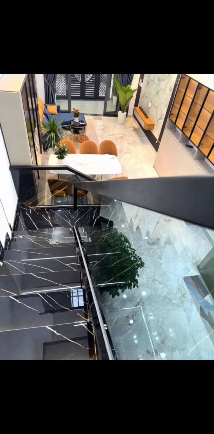 Nhà phố Bình Tân 72m² giá 6.18 tỷ - Nội thất cao cấp, xe hơi vào nhà!