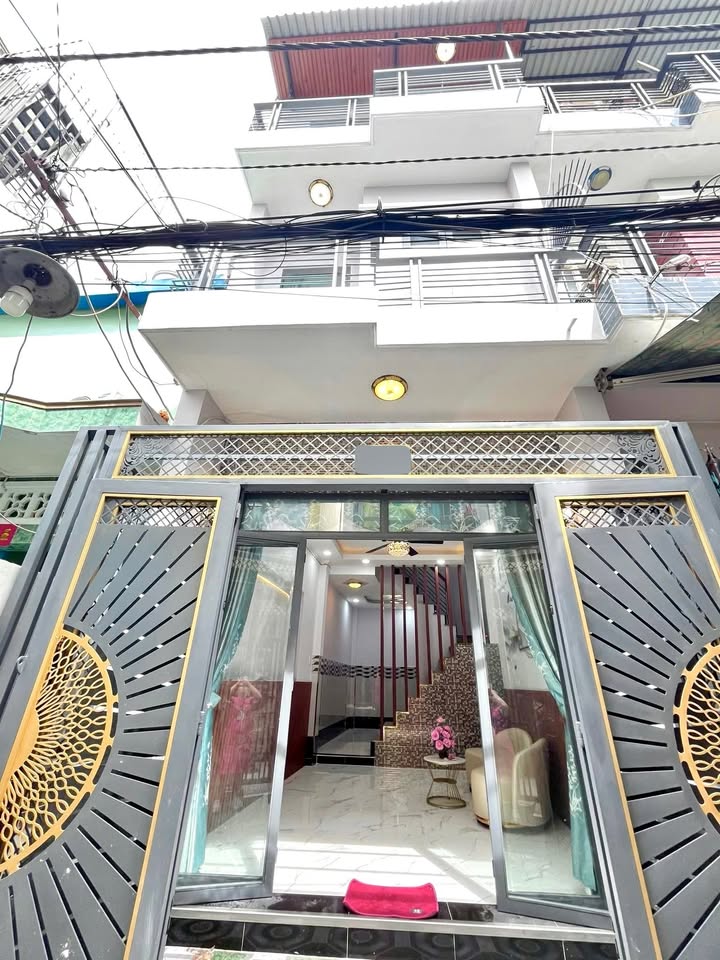 Nhà mới xây 3 tầng tại Quận 8, 4PN, giá 4.98 tỷ - Nội thất cao cấp, vào ở ngay!