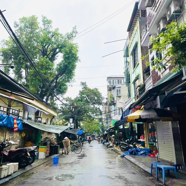 Nhà Phúc Xá, Ba Đình 38m² giá nhỉnh 9 tỷ - Sổ đỏ chính chủ, ô tô đỗ gần!