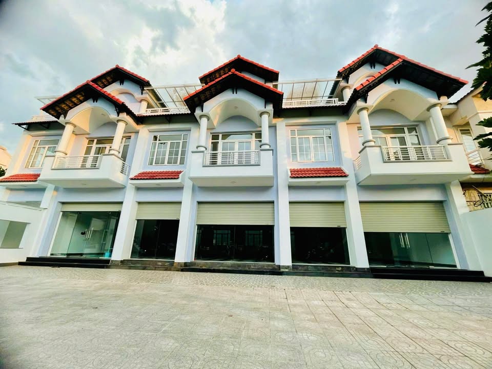 Cho thuê tòa nhà góc mặt tiền 450m² - Đường Song Hành, An Phú, Thủ Đức