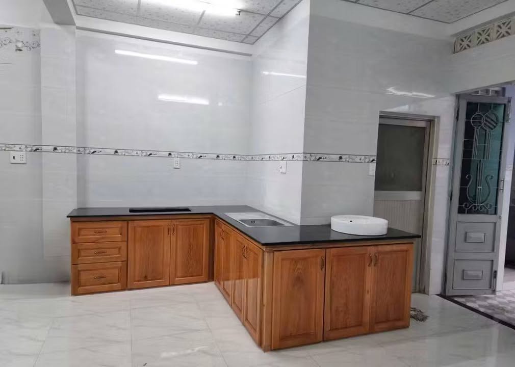 Nhà mặt tiền Võ Văn Môn Tân An 192m² giá 4.5 tỷ - Chính chủ bán gấp!