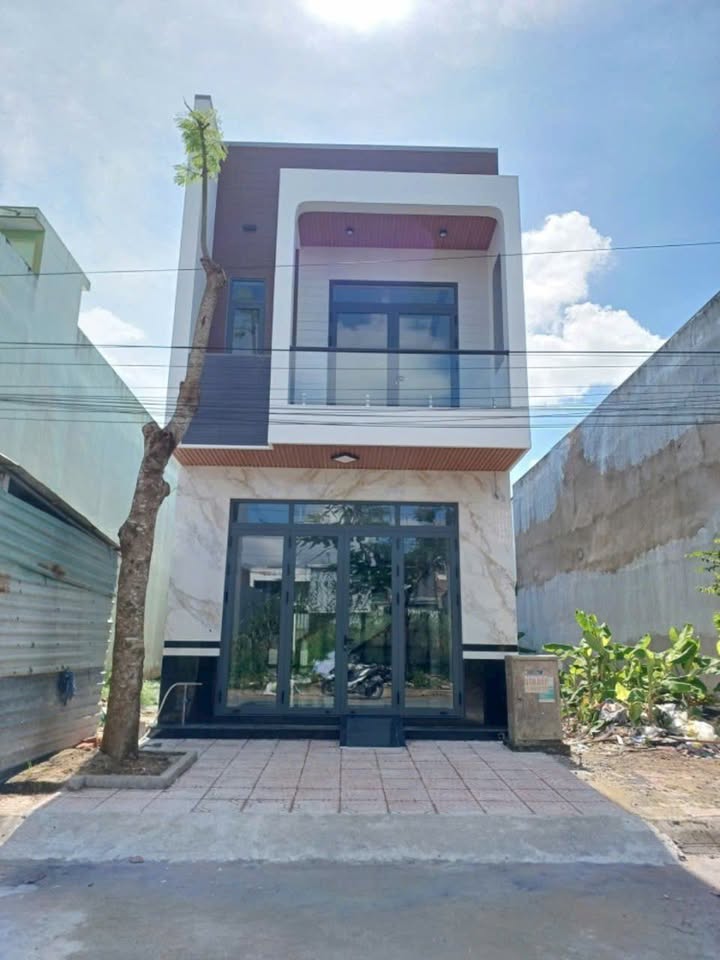 Nhà đẹp 2 tầng mới xây tại Hưng Phú, Cái Răng, 100m² - Sổ hồng chính chủ!