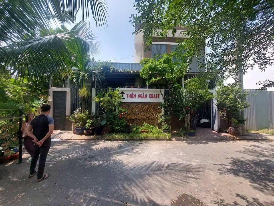 Biệt thự Phú Hữu 203m² giá 8.2 tỷ - Đường xe hơi 8m thoáng rộng!