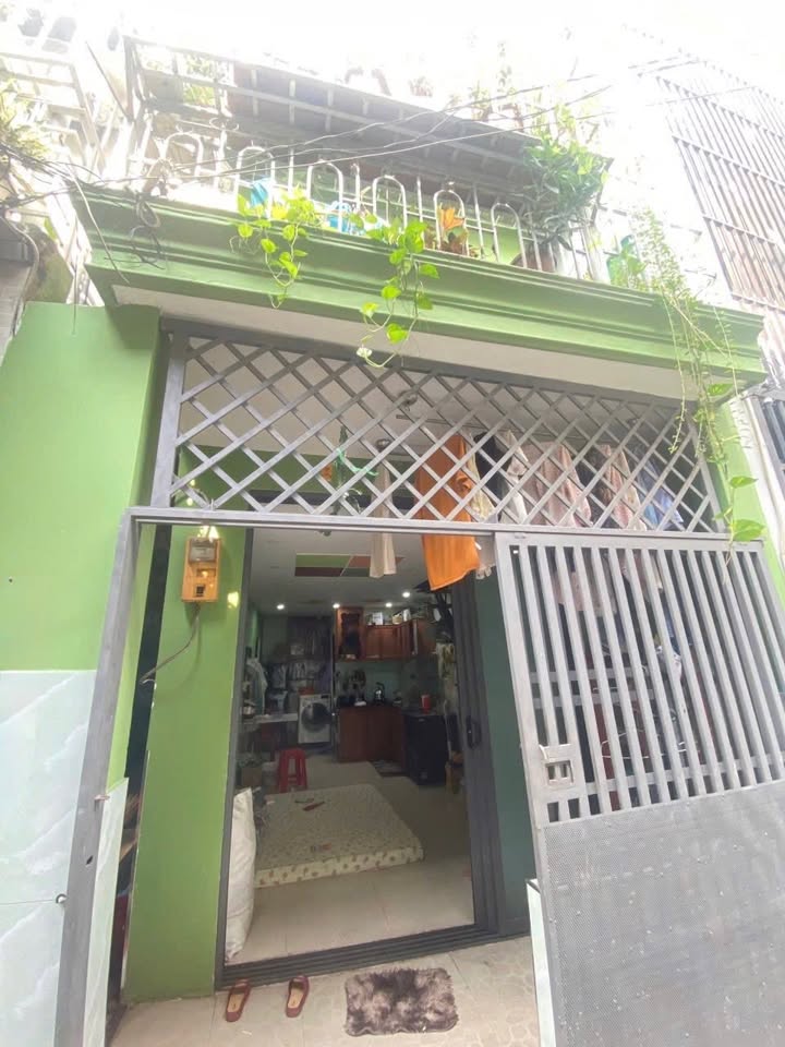 Nhà 1 trệt 1 lầu Phường Phước Long A, 35m² giá 2.98 tỷ - Hàng hiếm gần khu dân cư yên tĩnh!