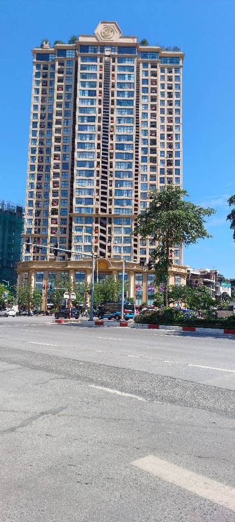 Căn hộ lô góc E2 Võ Chí Công 90m² giá 17.5 tỷ - Nội thất đẹp sang trọng
