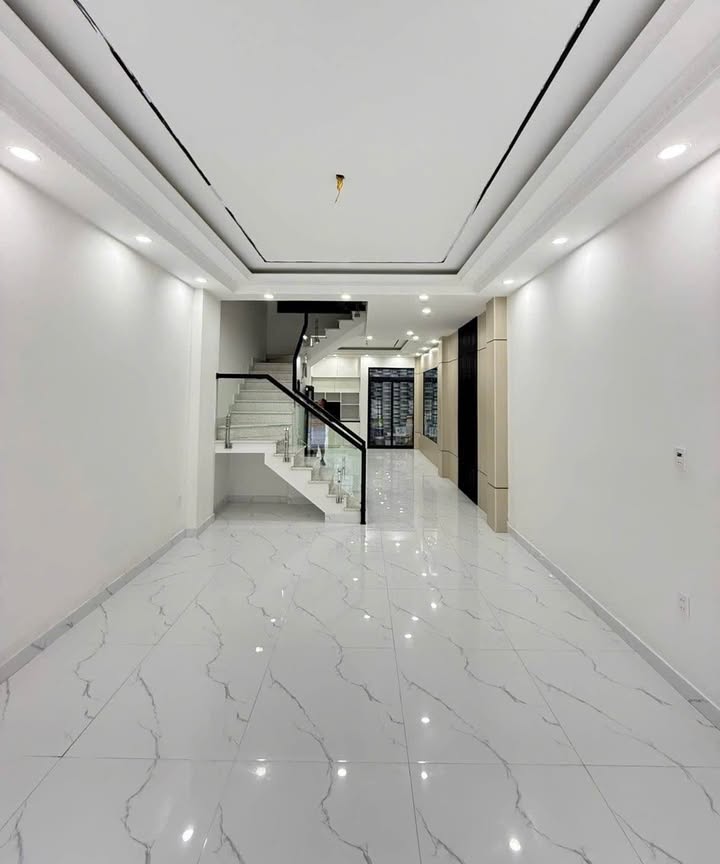 Nhà mới xây Khu TĐC A51 Hồ Sen 60m² giá 7 tỷ - Đường ô tô tránh nhau, full nội thất cao cấp!