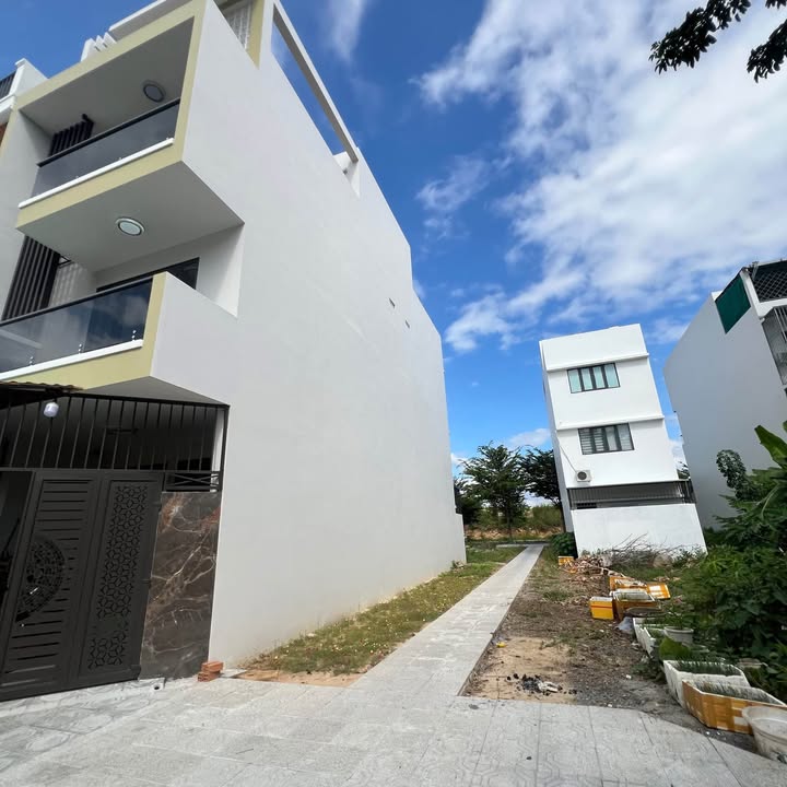 Nhà lô góc mới xây tại khu đô thị An Bình Tân 95m² giá 9.5 tỷ - Thiết kế hiện đại, view sông thoáng mát!