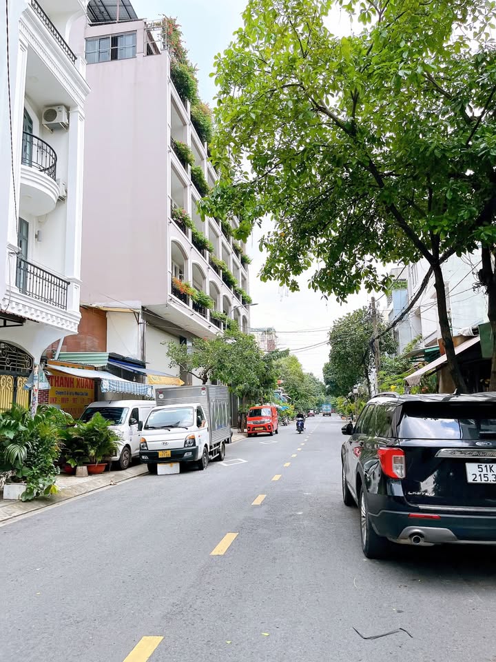 Nhà đẹp đường Lê Thiệt, Phú Thọ Hòa, Tân Phú 138m² giá 12.8 tỷ - Đầu tư sinh lời ngay!