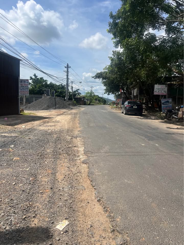 Đất thổ cư mặt đường liên xã Ea Na, Đắk Lắk 4200m² giá 8 tỷ - Cơ hội đầu tư hấp dẫn!