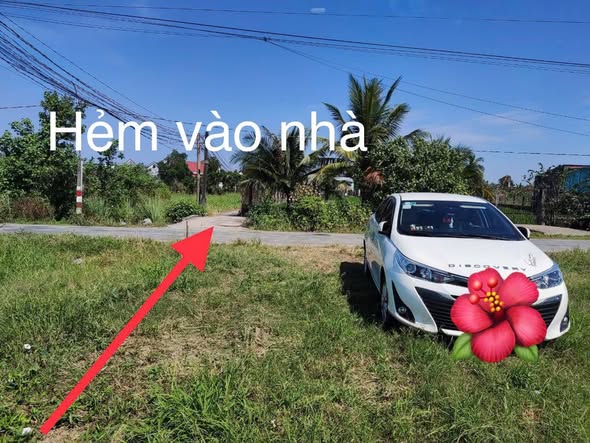 Nhà riêng Thạnh Đức, Bến Lức 239m² giá 1.5 tỷ - Mặt tiền rộng, vườn sau thoáng mát!