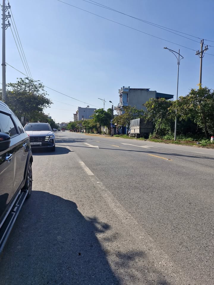 FrontHouse Thị trấn Kiến Xương 100m² giá 2 tỷ - Kinh doanh sầm uất!