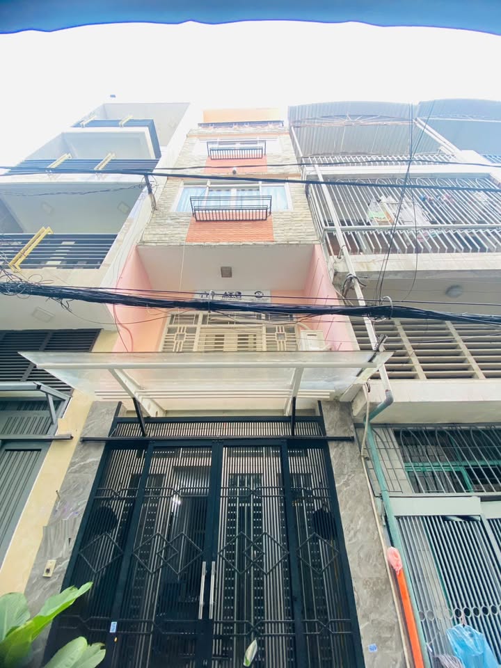 Nhà 5 Tầng Mới Nguyễn Đình Chiểu 31.5m² giá 9.3 tỷ - Cơ hội hiếm có!