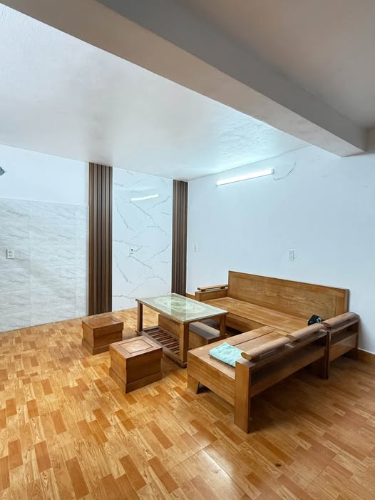 Nhà 2,5 tầng Tiền Phong Thái Bình 40m² giá 1.2 tỷ - Kiên cố, gần chợ, trường học!