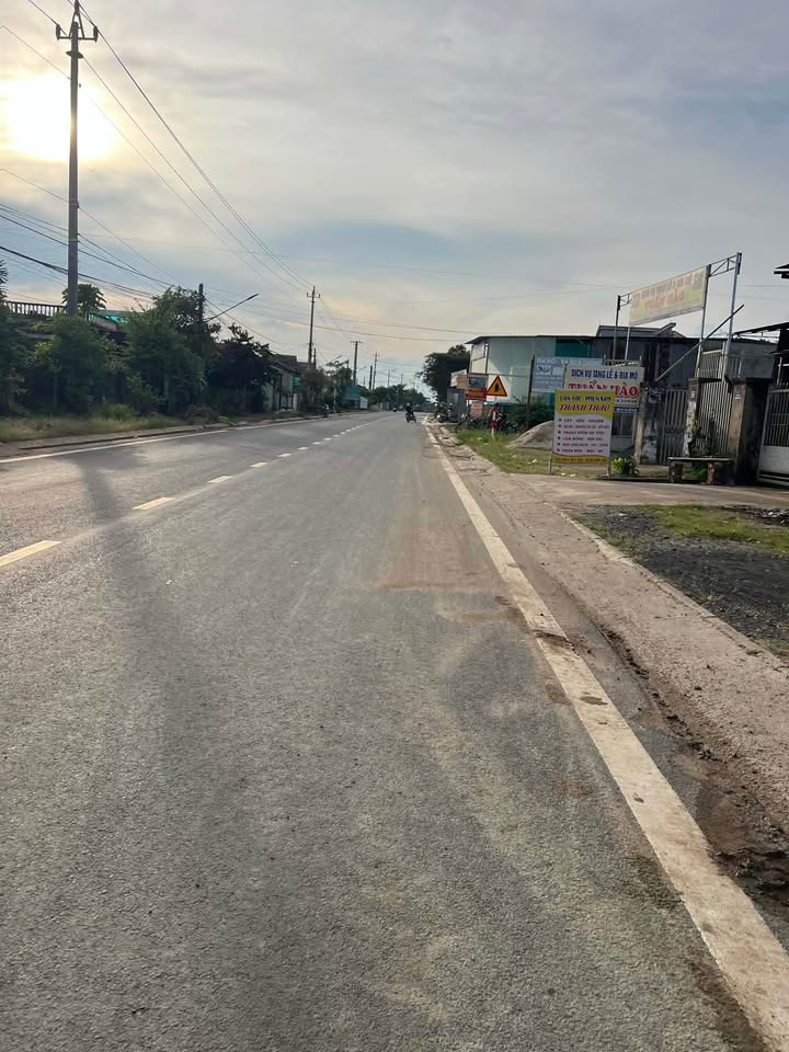 Đất mặt tiền kinh doanh Ea Bông 250m² giá 1.55 tỷ - Sổ hồng chính chủ!