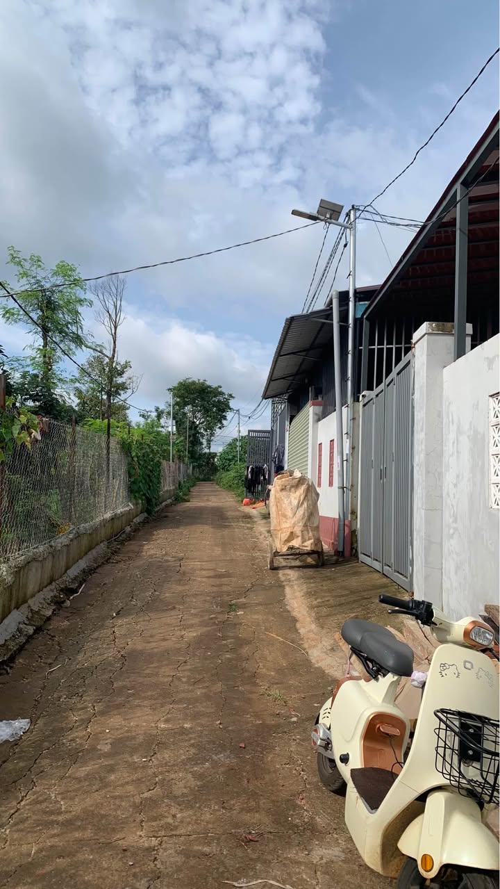 Nhà mới 100% tại hẻm 451 Y Moan, Buôn Ma Thuột, 112m² chỉ 2.39 tỷ - Gần trung tâm!