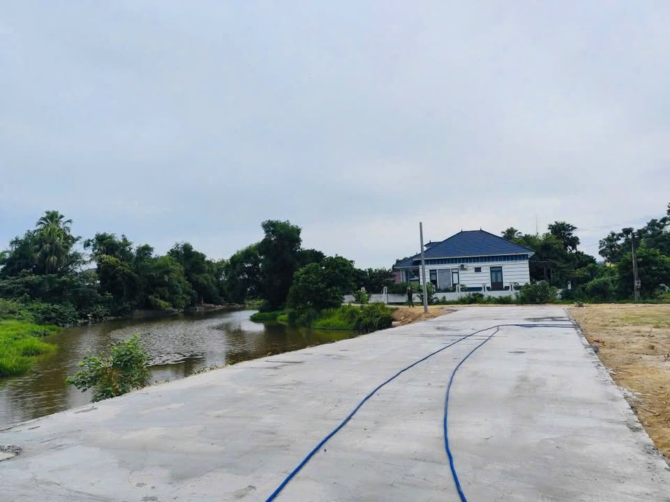 Đất Lộc Nội Thạch Xuân 145m² giá chỉ 800 triệu - Vị trí thông thoáng gần sông!