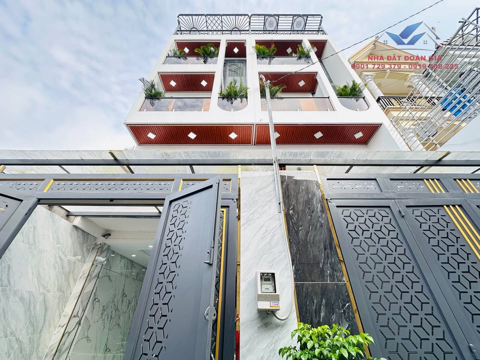 Nhà phố mới xây tại Trần Thị Hè, 72m² giá 6.69 tỷ - Sổ hồng riêng, đầy đủ nội thất!