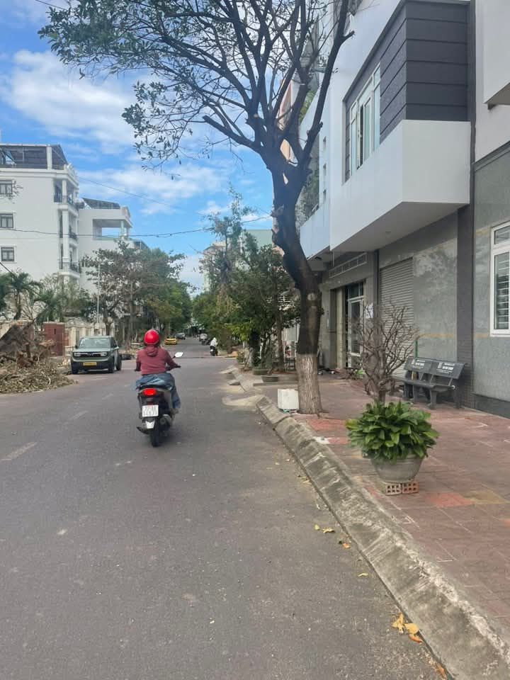 Nhà 3 tầng đẹp tại Quy Nhơn Nam 74m² giá 6 tỷ - View công viên thoáng đãng!