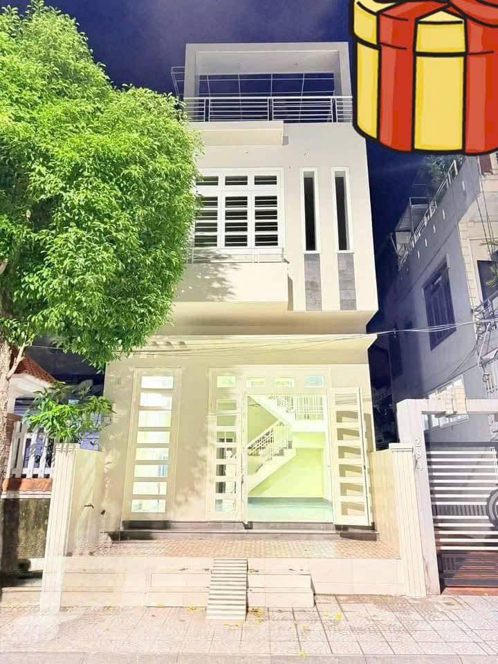 Cho thuê nhà 3 tầng mặt tiền Phan Chu Trinh, TP Huế - Kinh doanh sầm uất!