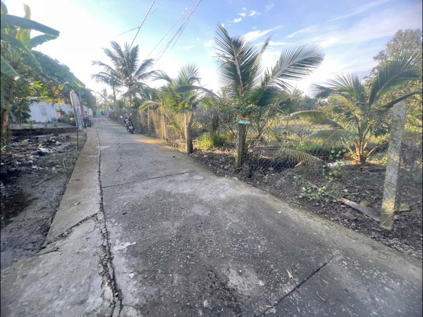 Đất nền 2800m² Phường Trung An, Mỹ Tho - Gần mặt tiền đường nhựa chỉ 2.6 tỷ!