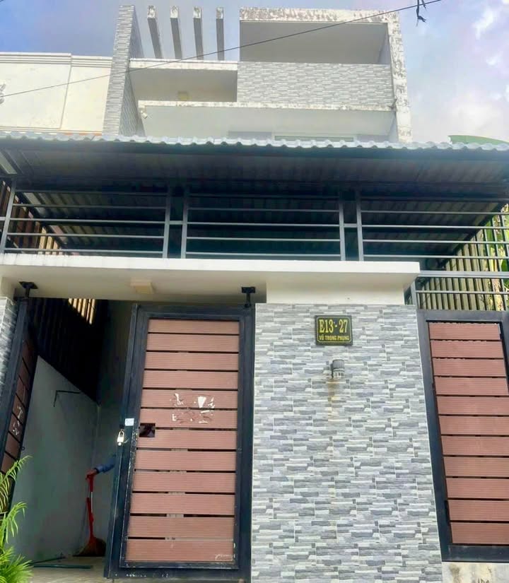 Nhà hoàn thiện E13 - 27 Vũ Trọng Phụng, Rạch Giá 100m² giá 2.59 tỷ - Sẵn sàng ở ngay!