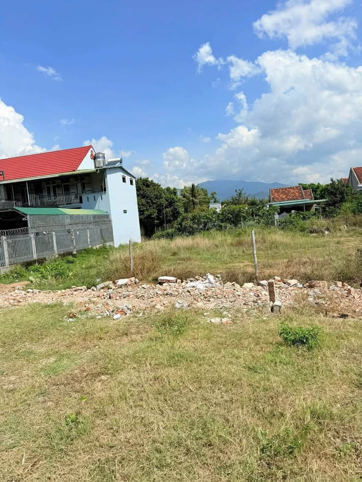 Đất nền Vạn Phú 106m² giá chỉ 700 triệu - Lô góc ô tô vào tận nơi!