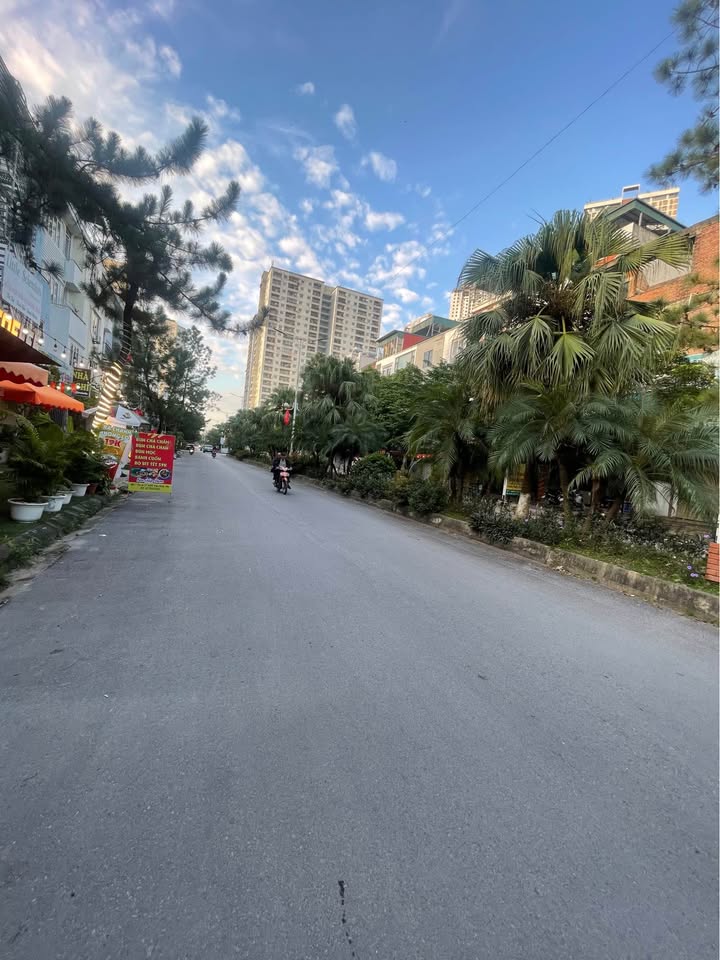 Nhà lô góc KĐT Văn Khê 100m² giá 36.5 tỷ - Kinh doanh siêu đỉnh!