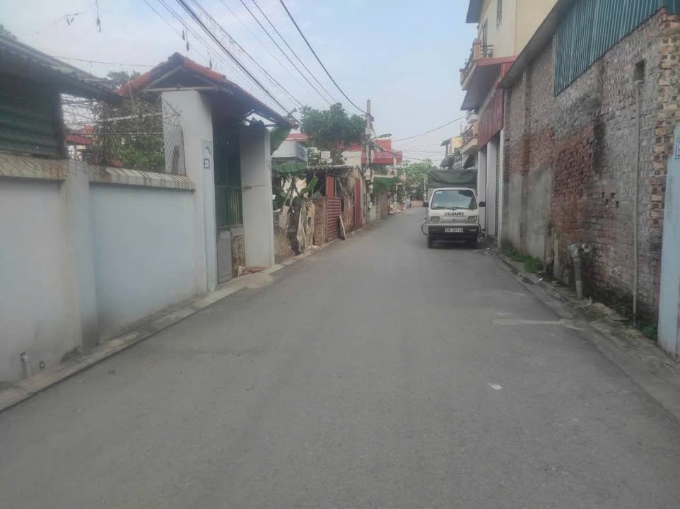 Đất thổ cư 100m² tại Dương Hà, Gia Lâm - Sổ đỏ chính chủ, giá chỉ 2 tỷ!