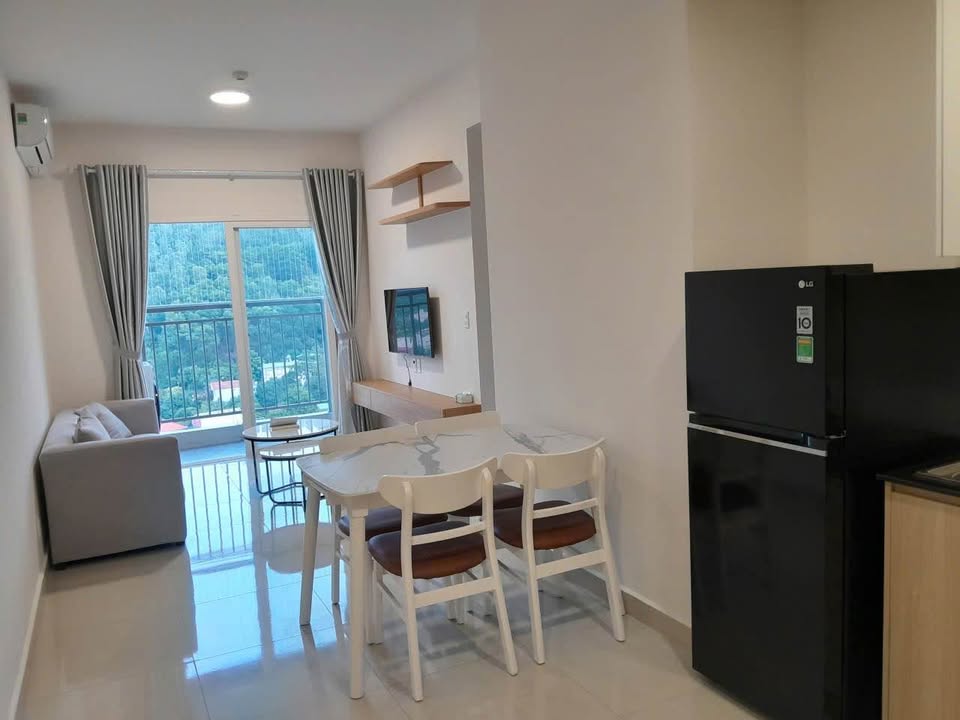 Căn hộ 2 phòng ngủ tại Chung cư Dragon Castle Bãi Cháy, Hạ Long 5 triệu/tháng - Nhà mới, sạch đẹp, ban công Đông Nam