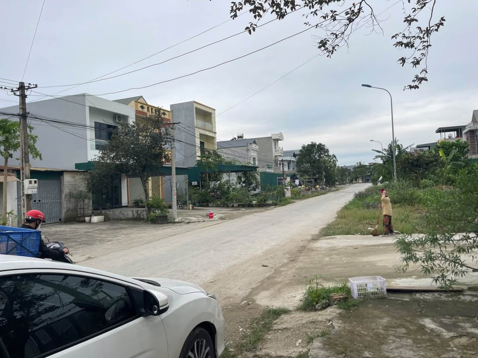 Nhà cấp 4 mặt đường Tân Thịnh 100m² giá 3 tỷ - Phù hợp cho gia đình nhỏ!