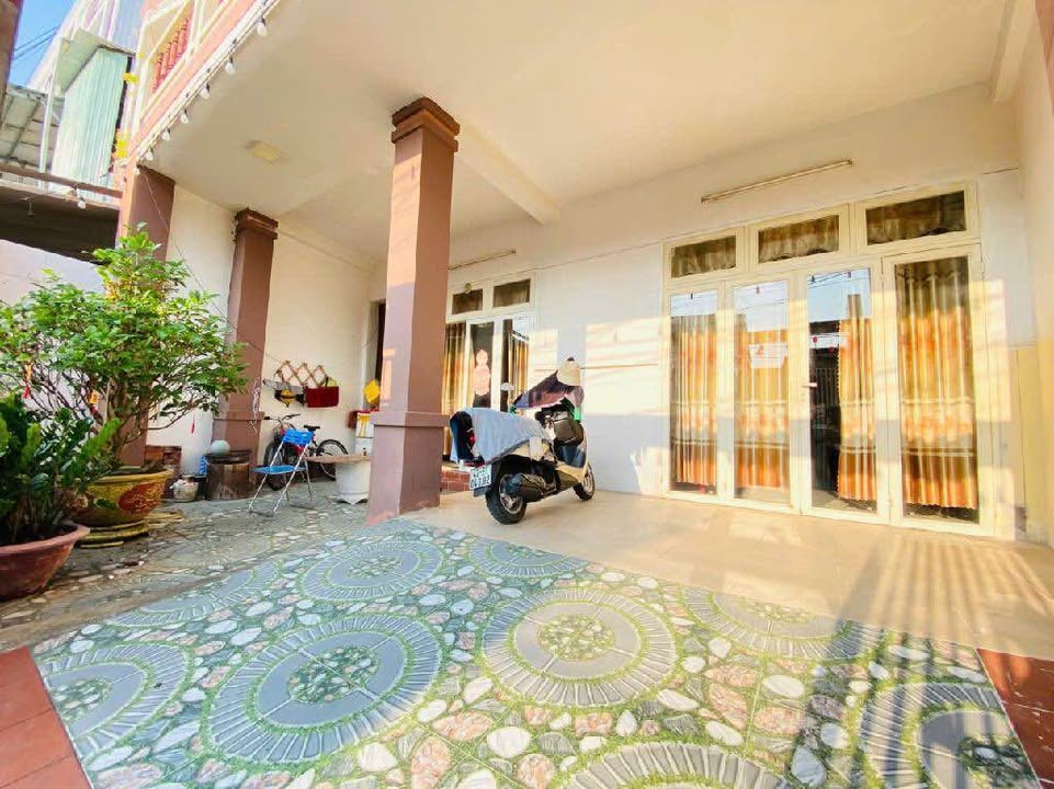 Nhà 3 tầng mặt tiền đường Lê Văn Thứ, Đà Nẵng - Kinh doanh sầm uất, 8 phòng ngủ