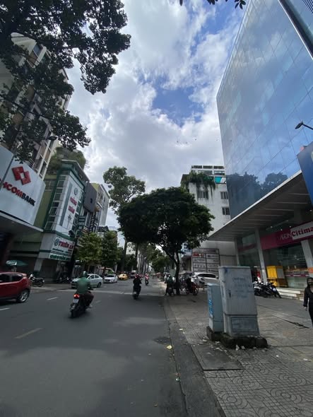 Nhà mặt tiền kinh doanh đường Cao Thắng, quận 3, diện tích 68m² giá 33 tỷ - Đầu tư sinh lời hấp dẫn!