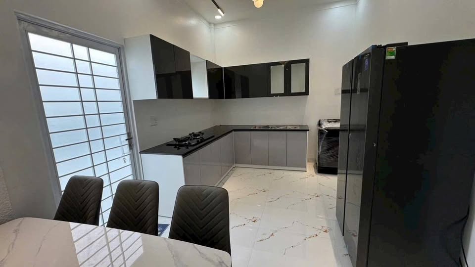 Nhà phố Bến Tre 111m² giá 2.2 tỷ - Nội thất cao cấp tặng kèm!