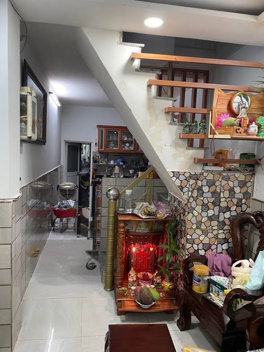 Nhà hẻm thông Lạc Long Quân, Tân Bình 25m² giá 3.23 tỷ - Phong thủy nở hậu!