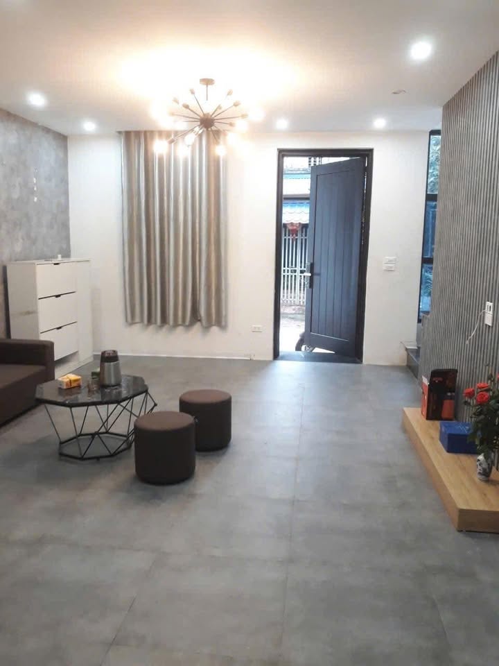 Nhà 2 tầng Định Trung Vĩnh Yên 2PN giá 5.5 triệu - Đủ nội thất, sân ô tô