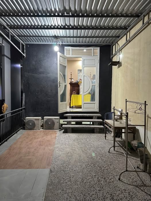 Nhà mặt tiền đường Nguyễn Khoa Chiêm, Huế 100m² giá 2 tỷ - Sẵn sàng vào ở!