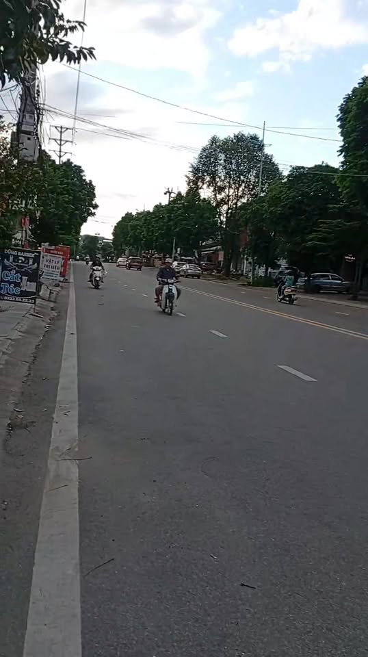 Cho thuê nhà mặt đường Lê Đồng, Vân Phú, Việt Trì - Vừa ở vừa kinh doanh chỉ 3 triệu!