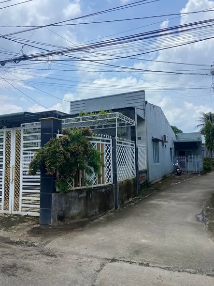 Nhà riêng Tân Phú 165m² giá 1.7 tỷ - Cần bán gấp, thương lượng ngay!