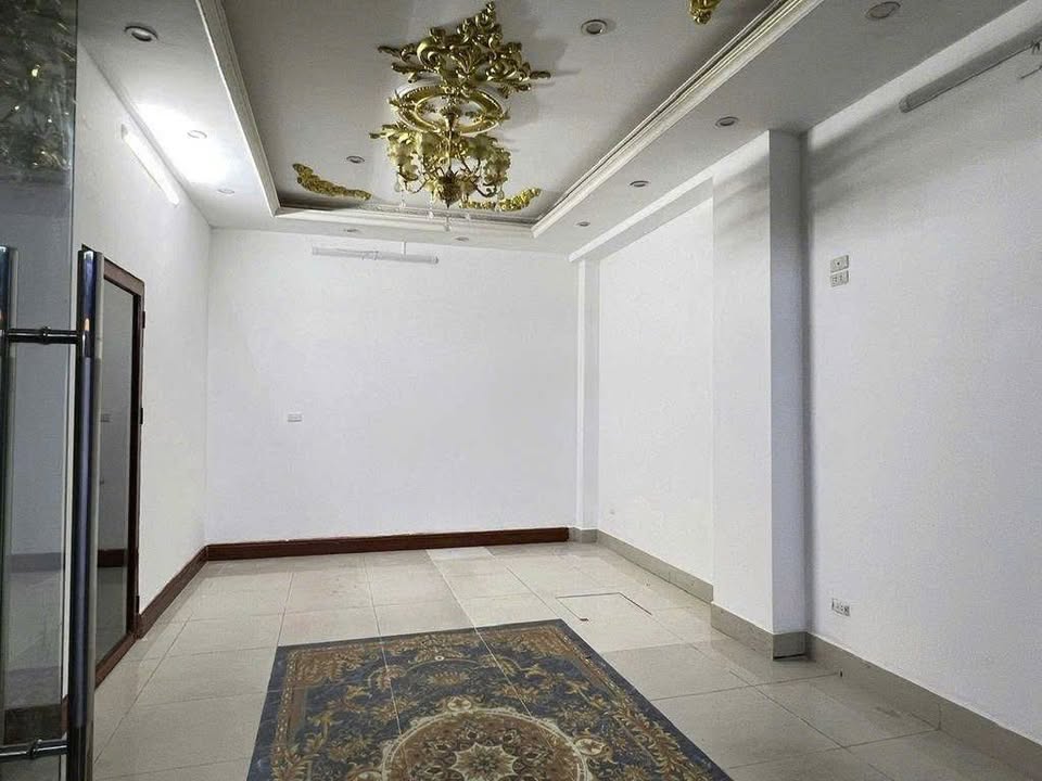 Cho thuê FrontHouse 90m² tại Ngõ 20 Ngụy Như Kon Tum - Văn phòng lý tưởng với giá 12 triệu/tháng!