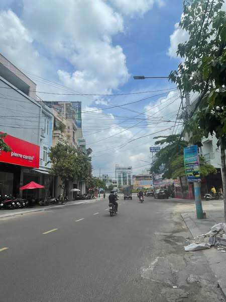 Nhà mặt tiền kinh doanh 95m² giá 12 tỷ - Phù hợp đầu tư tại Quy Nhơn!