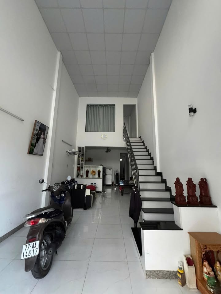 Nhà phố Đống Đa Quy Nhơn 62m² giá 3 tỷ - Sổ đỏ chính chủ, gần công viên!