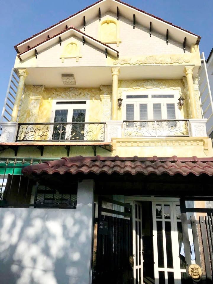 Nhà đẹp Bình Tân 94m² giá 6.9 tỷ - Khu dân trí cao, hẻm xe hơi