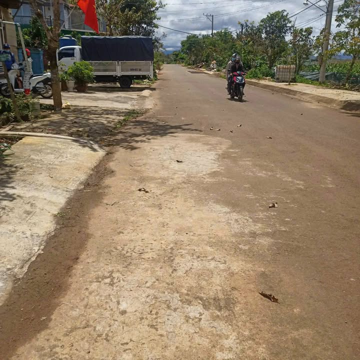 Đất thổ cư Hẻm 41 Lạc Long Quân 100m² giá 1.19 tỷ - Cơ hội vàng cho nhà đầu tư!