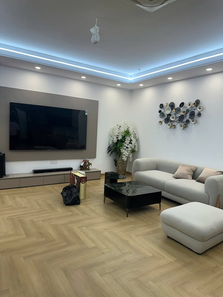 Căn hộ Royal City Thanh Xuân 3PN 30 triệu - Full nội thất mới, đẹp mắt!