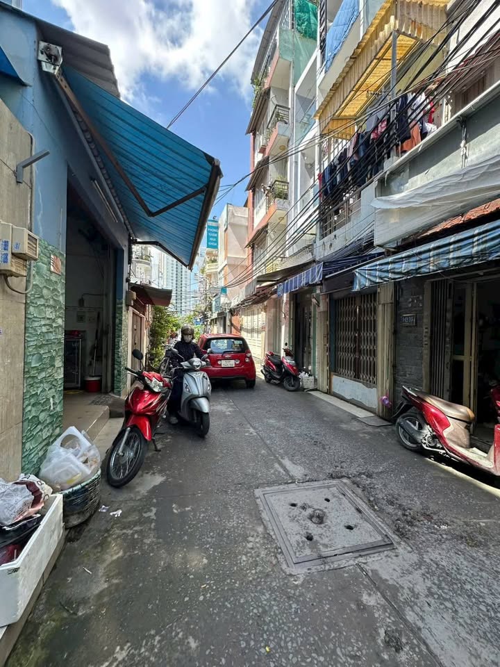 Nhà 4 tầng hẻm xe hơi Tám Danh, P4, Q8 - Giá 5.9 tỷ, sổ hồng chính chủ!
